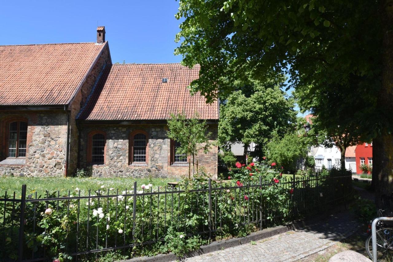 Fewo1846 - Altes Steuermannhaus - Uriges Reihenhaus Mit 2 Schlafzimmern In Der Altstadt Flensburg Exterior photo